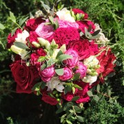 Красный букет невесты