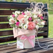 Композиция в шляпной коробке